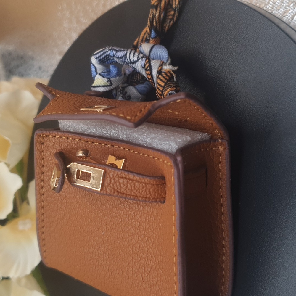 NEW🍀Mini Kelly Brown Bag Charm 🍀🌼 - Picture 4 of 5